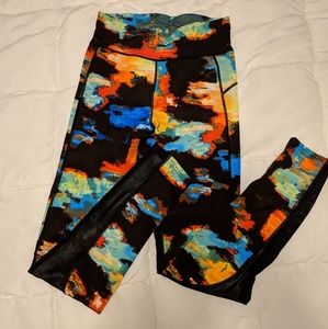 NWOT Mesh Accent Workout Leggings